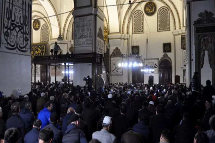 Bursa'da Miraç Kandili'nde camiler doldu taştı