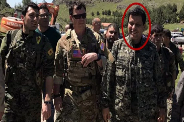 Aranan PKK'lı terörist ABD'li komutanın yanında!