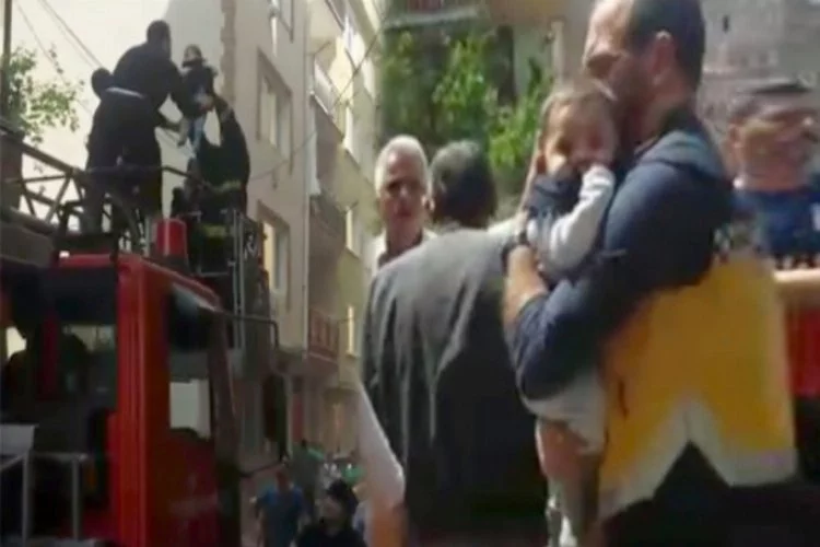 Bursa'da korkutan yangın! 6 aylık Eşref bebek böyle kurtarıldı