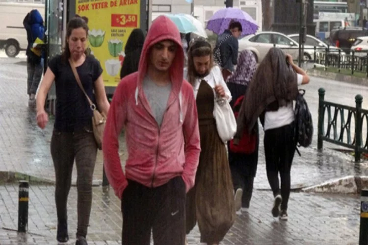 Bursa'da yağmur fena bastırdı!