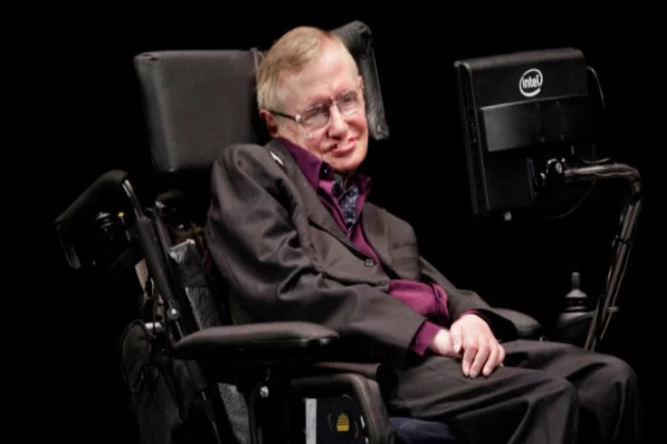 Stephen Hawking'den ürperten açıklama