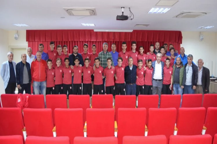 Zaferspor'un U-14 takımı Çanakkale'de