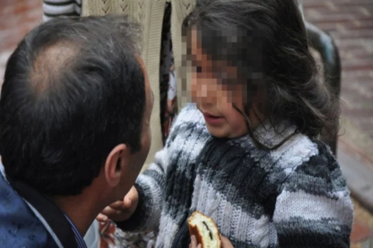 Bursa'da dilencinin çocuğuna polis şevkati