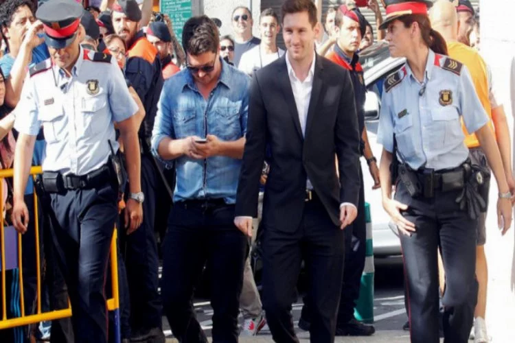Messi'ye 21 ay hapis cezası