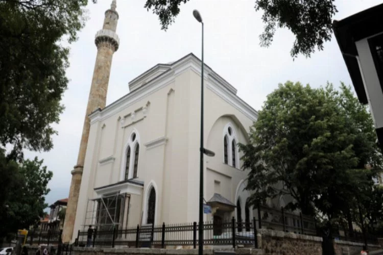 Bursa'da tarihi camide bitmeyen restorasyon