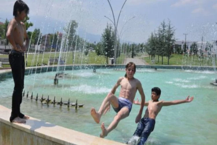 Bursa'da çocukların tehlikeli eğlencesi