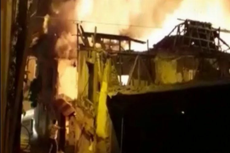 Bursa'da madde bağımlıları metruk binayı ateşe verdi