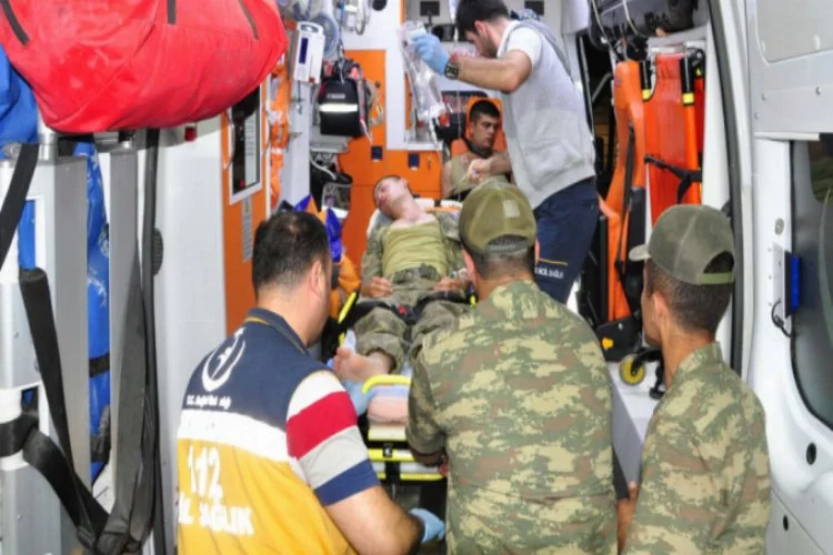 Manisa Valisi: 17 asker hastanede,24 gözaltı...