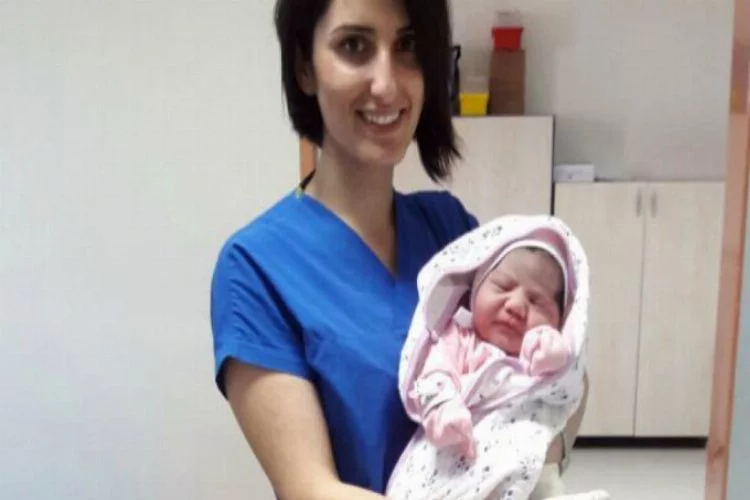 Bursa'da 4 kilo 750 gram kız bebek dünyaya geldi