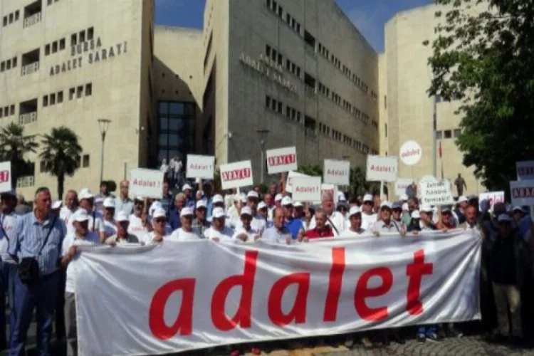 CHP'liler Bursa Adalet Sarayı önünden 'Adalet Yürüyüşü' başlattı