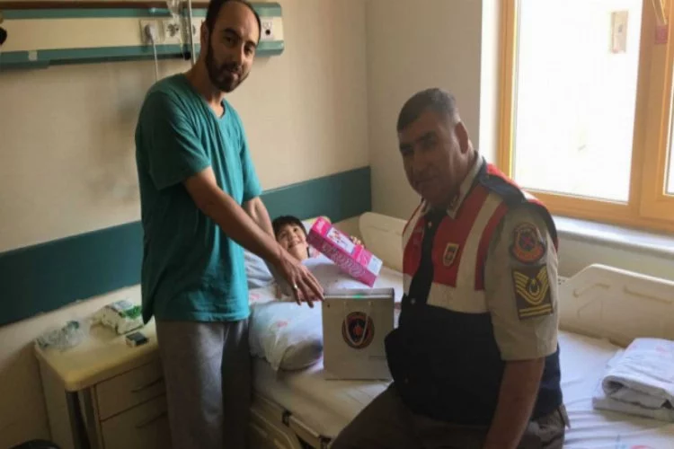 Bursa'da jandarma, kalbi duran küçük Nur'u hayata döndürdü