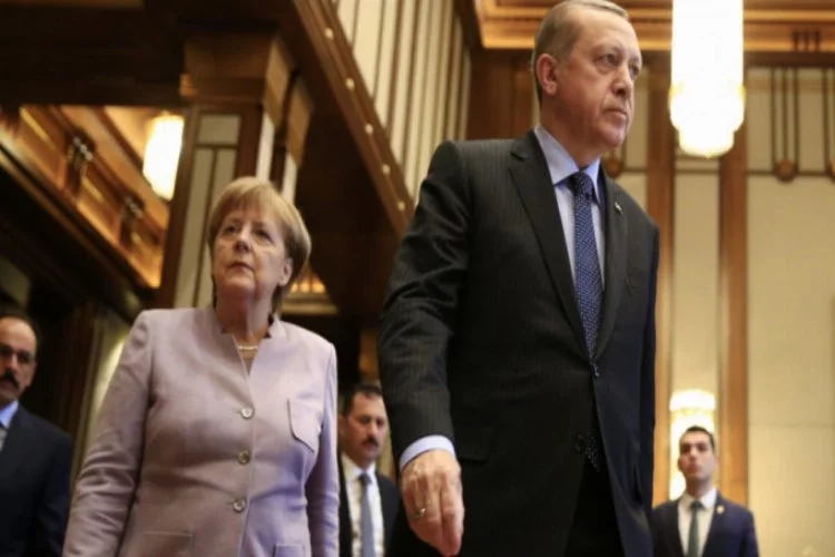Cumhurbaşkanı Erdoğan: 'Almanya konuşmama izin vermeyerek intihar ediyor'