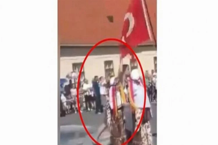 Türk Bayrağına çirkin saldırı