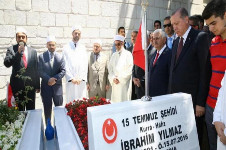 Erdoğan ve Yıldırım 15 Temmuz Şehitliği'nde