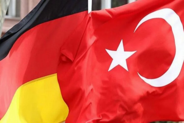 Türkiye Alman vekillere izin vermedi