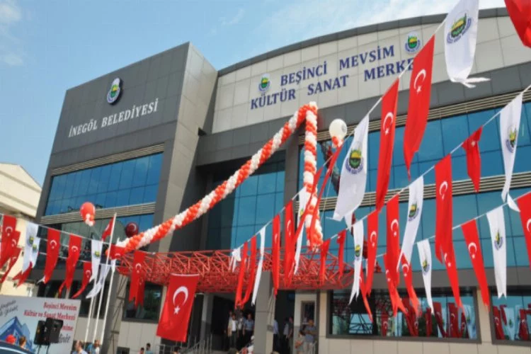 Bursa'da FETÖ'nün kapatılan binası hizmet merkezi oldu