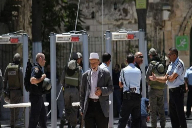 İsrail: Metal dedektörler kaldırılmayacak