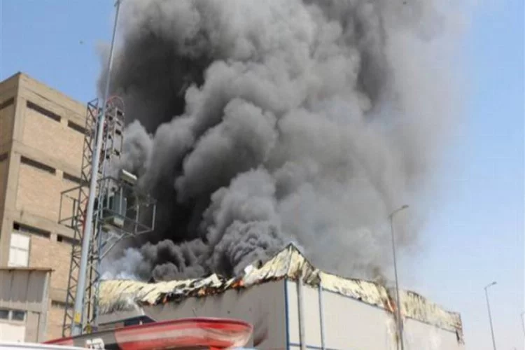 Gaziantep'te fabrika alev alev yandı