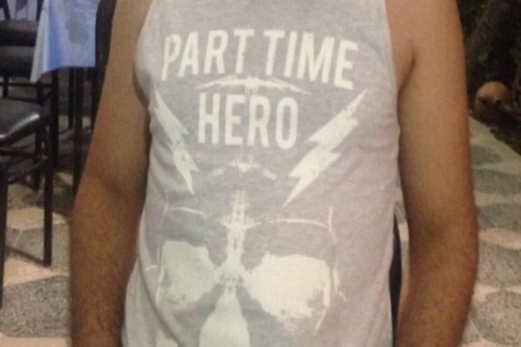'Part Time Hero' tişörtüne gözaltı iddiası