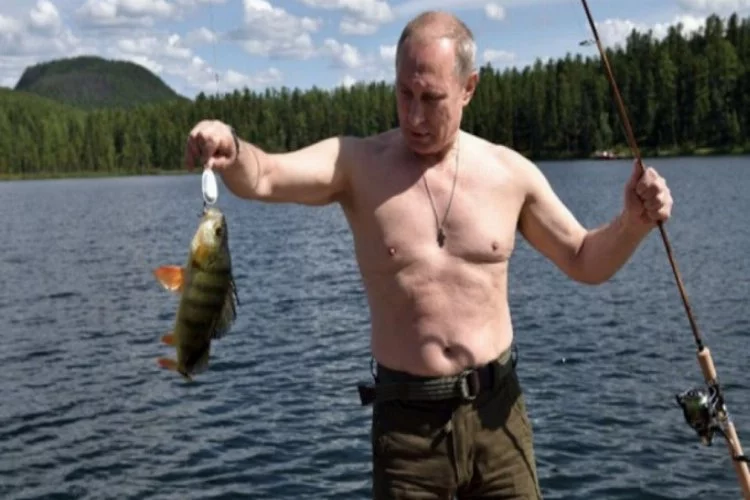 Putin'den tatilde gövde gösterisi