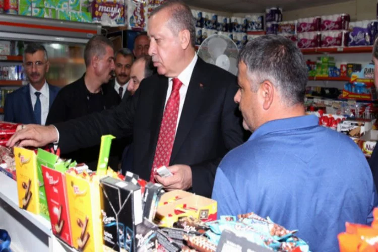 Erdoğan çocuklar için market alışverişi yaptı!