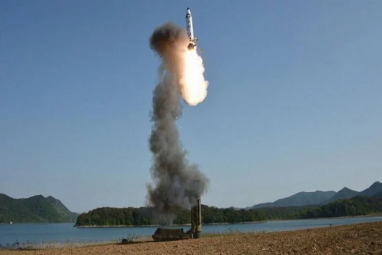 Kuzey Kore, Guam'a füze fırlatma kararını askıya aldı