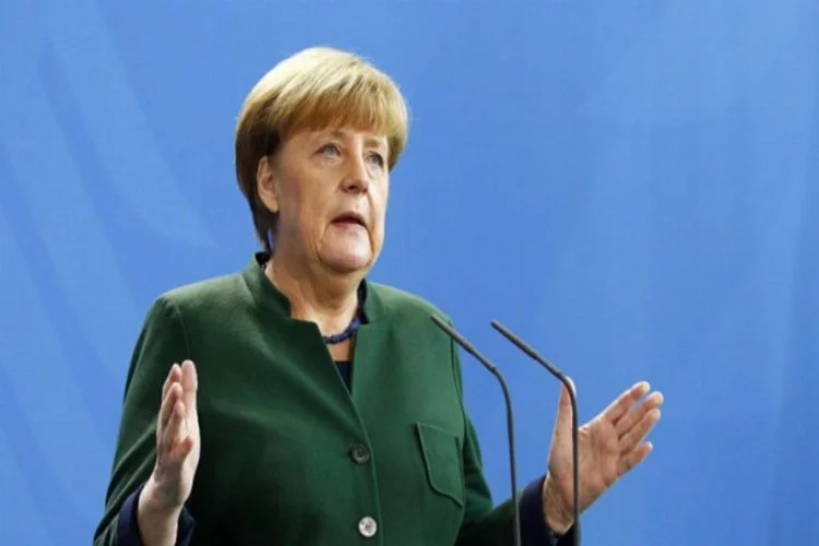 Merkel'in suçlamasına Türkiye'den flaş yanıt
