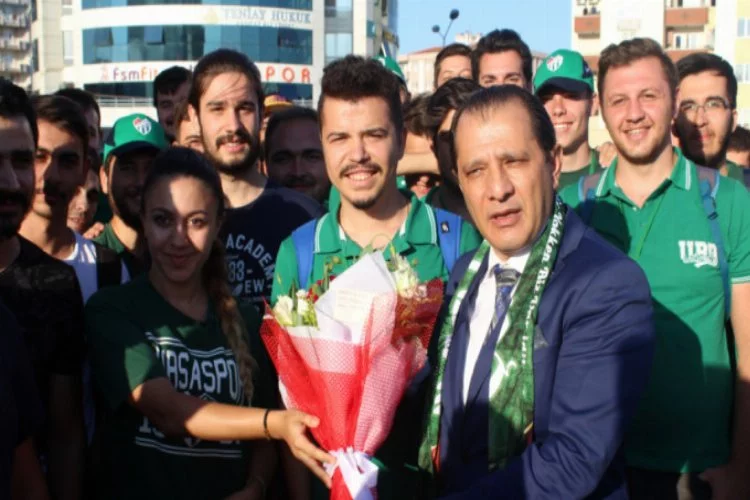 Emniyet Müdürü Yıldız'ı Bursaspor taraftarı uğurladı