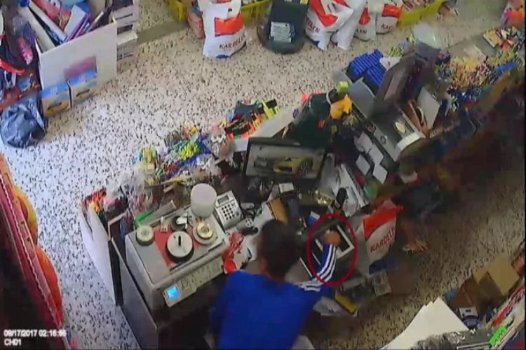 Bursa'da güpegündüz hırsızlık kamerada