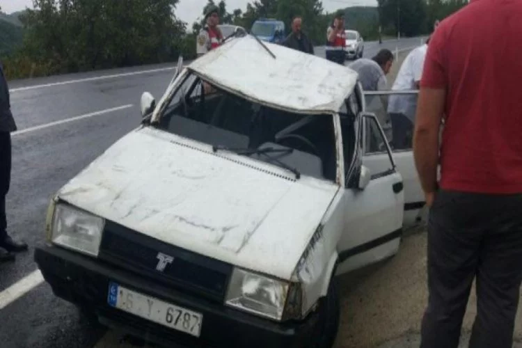 Bursa plakalı araç Zonguldak'ta takla attı: 3 yaralı