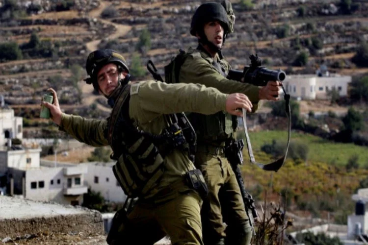 İsrail askerleri şehit mezarlığını yıktı