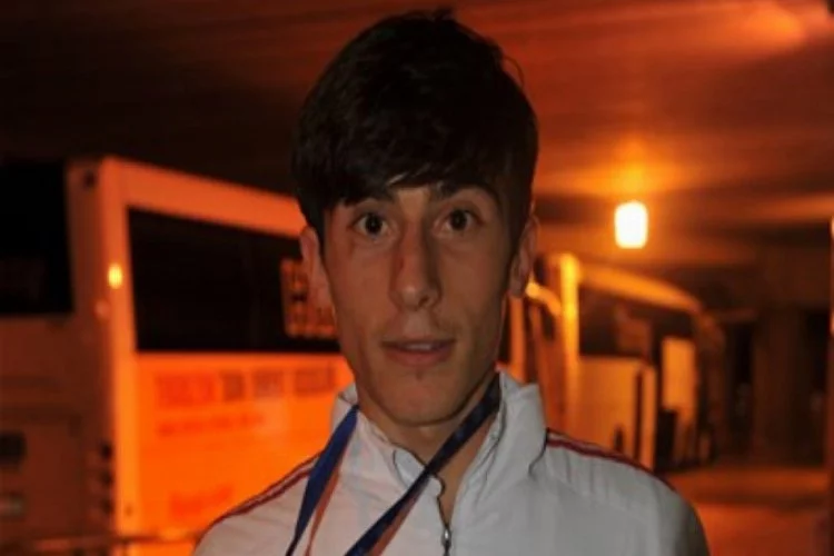 Bursasporlu boksör Ünal Kalkışım finale yükseldi