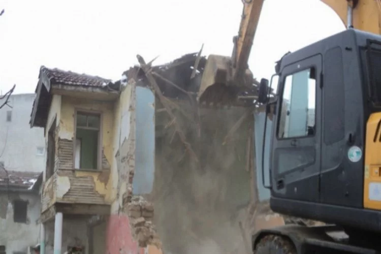 Bursa'da 276 metruk bina yıkıldı