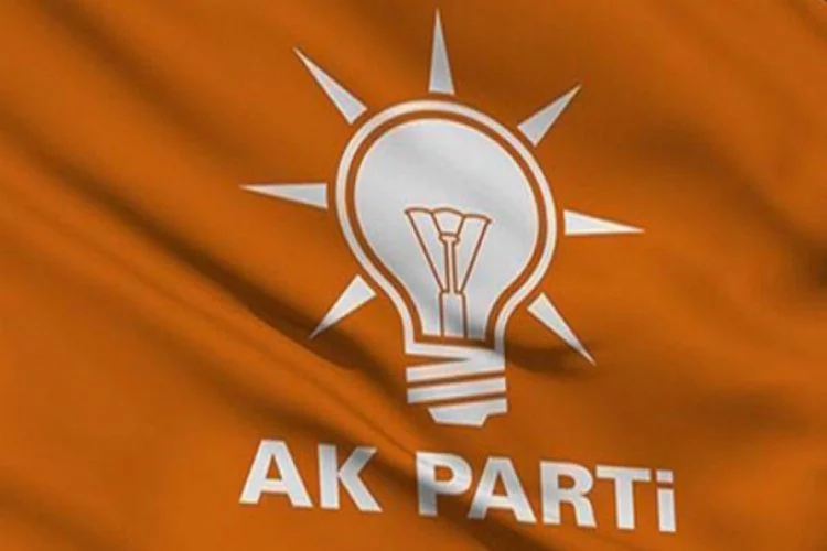 AK Parti'de bir günde iki istifa!