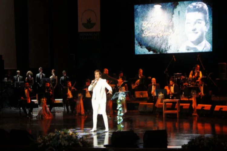 Zeki Müren Bursa'da şarkılarıyla anıldı