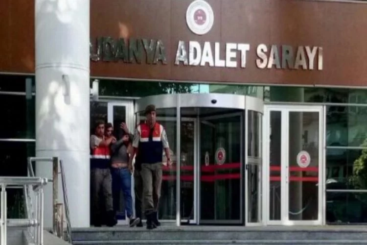 Bursa'da tiyatro sapığı yakalandı