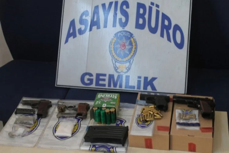 Bursa'da düzenlenen operasyonda 8 kişi gözaltına alındı