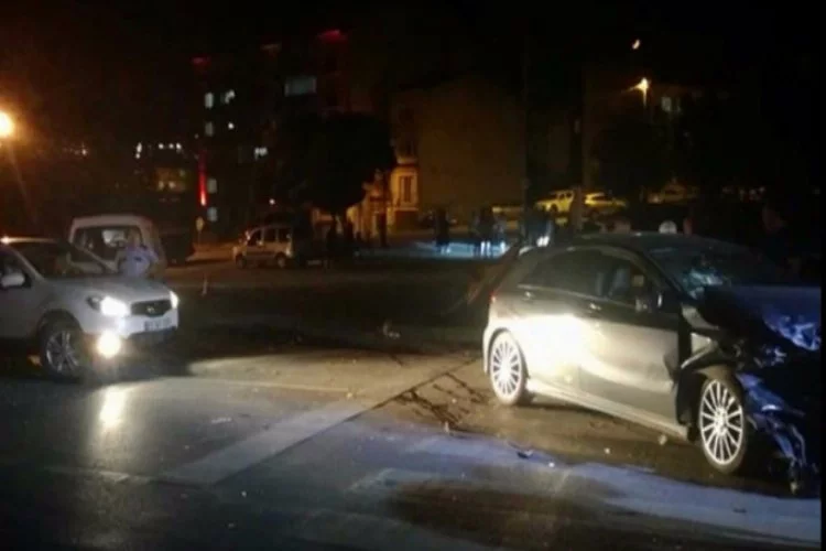 Bursa'da feci kaza! Yola fırlayan şoför hayatını kaybetti...