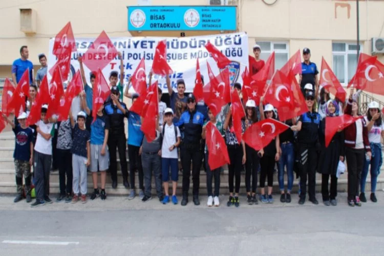 Bursa polisinden çocukların gelişimine destek