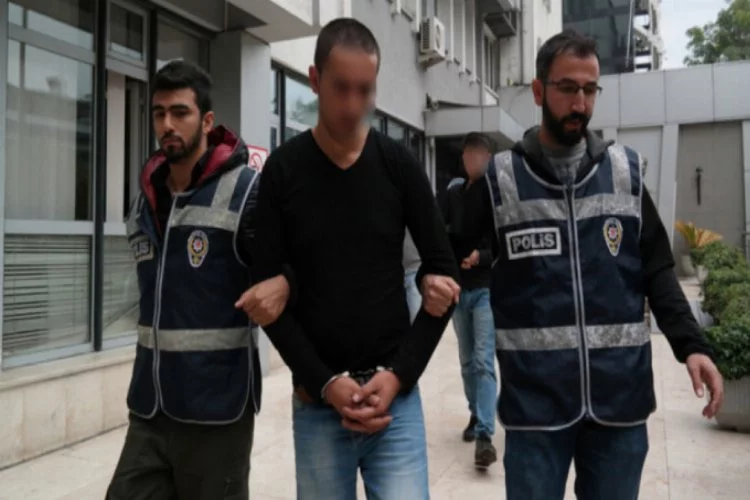 Bursa'da hırsız kardeşler önce kameraya sonra polise yakalandı