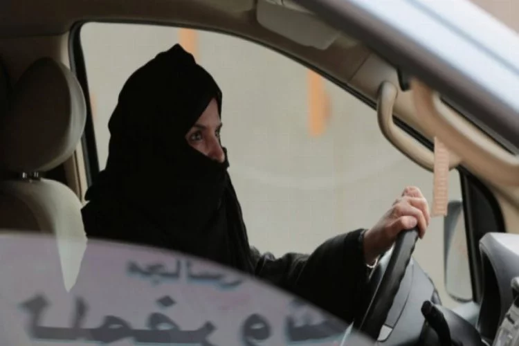 Suudi Arabistan'da ilk kadın sürücü kazası