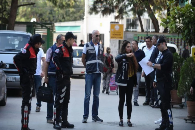 Bursa'da polis okul önlerinde nefes aldırmıyor...