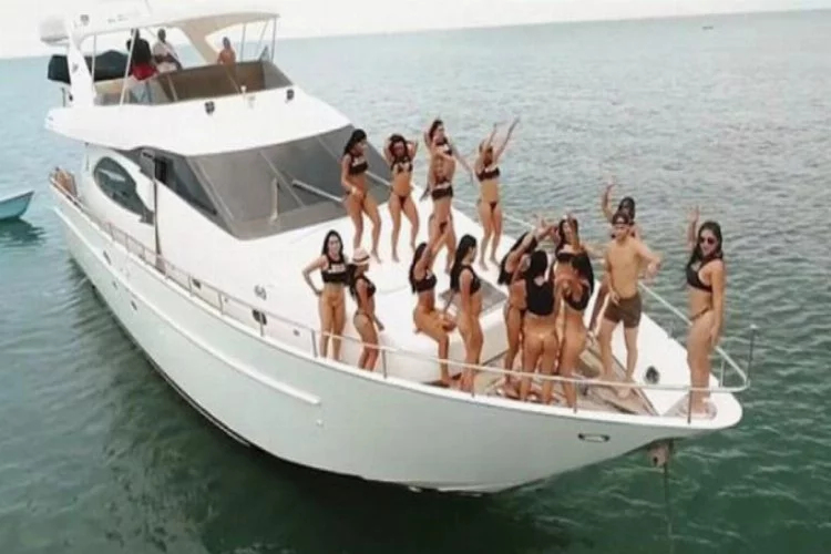 Şoke eden 'seks adası' tatil turu reklamı yasaklandı