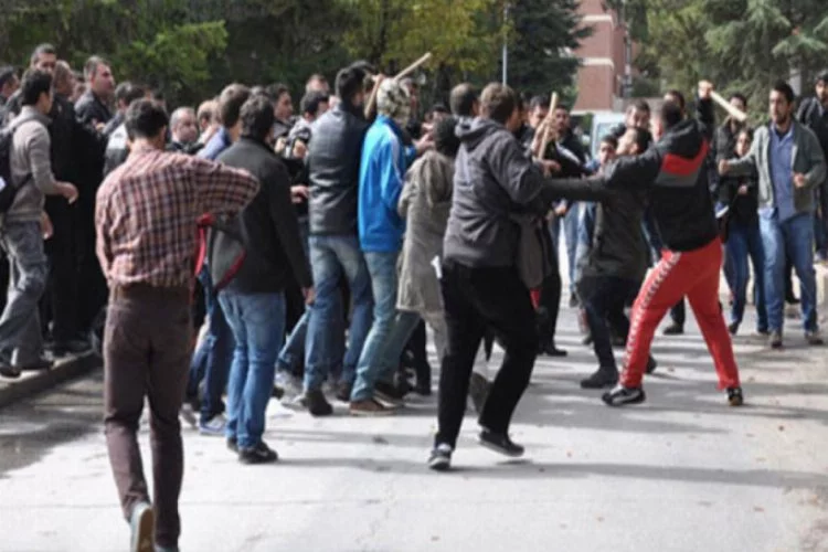 Ardahan Üniversitesi karıştı! Sopalarla birbirlerine saldırdılar