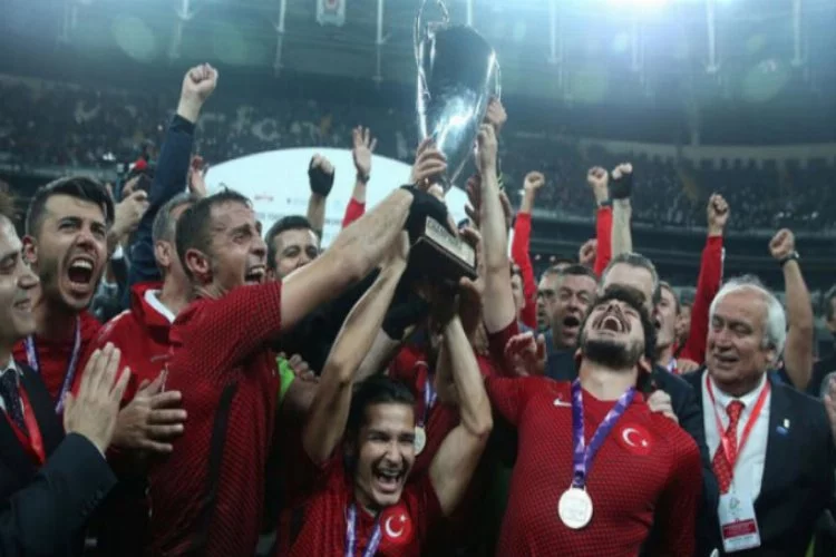 Avrupa şampiyonuyuz... Türkiye sizinle gurur duyuyor