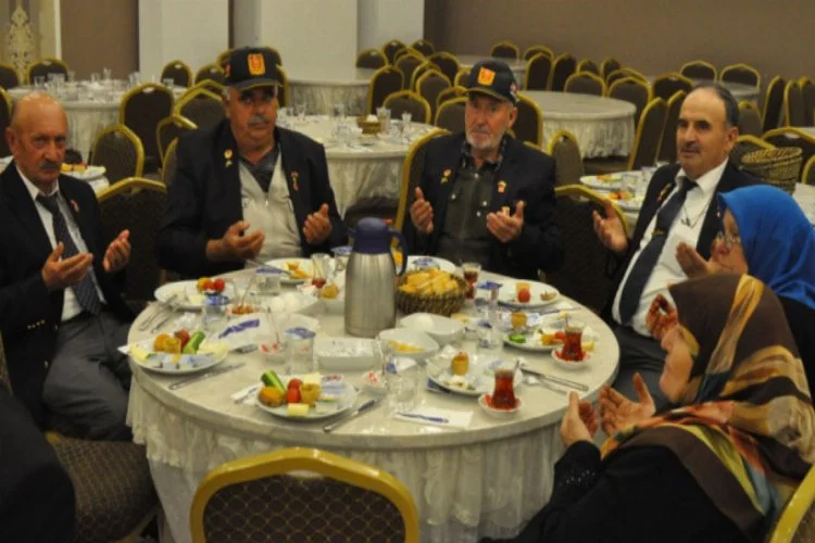 Bursa'da şehit ailelerine kahvaltı