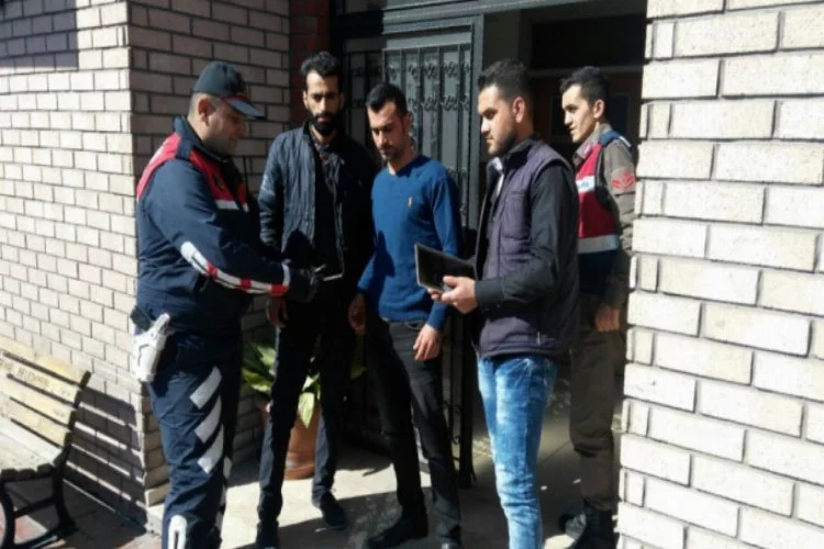 Bursa'da jandarma, hırsızın çaldığı malzemeleri sahibine teslim etti
