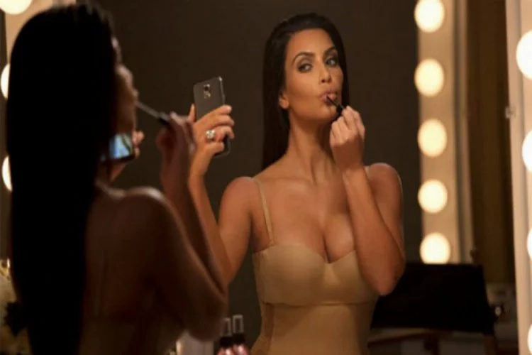 Kim Kardashian: Selfie öldü!