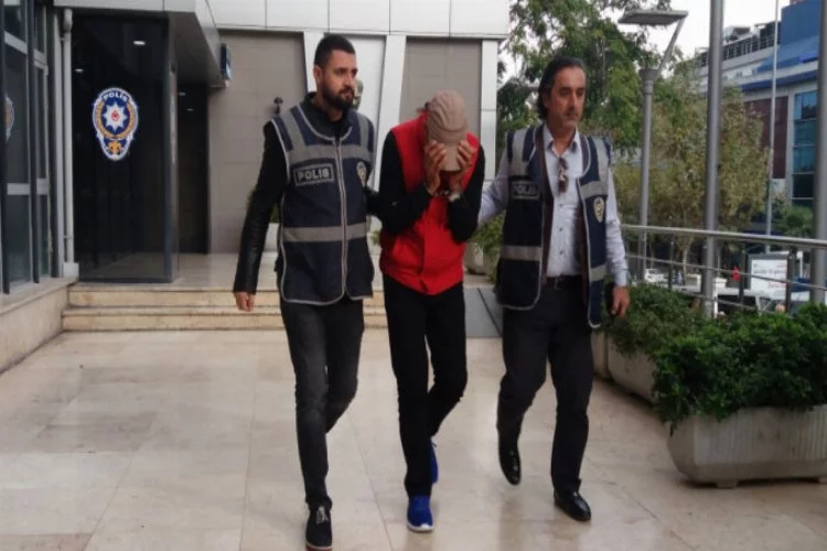 Bursa'da dolandırıcı sahte kimlikle yakalandı