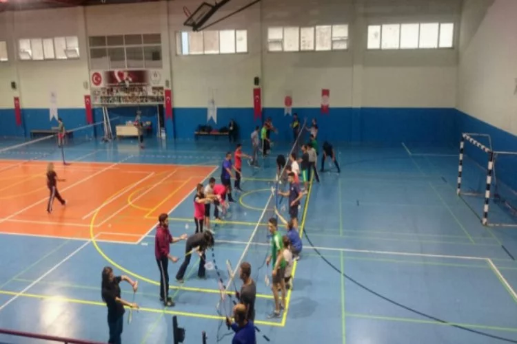 Badminton antrenörlük kursu devam ediyor